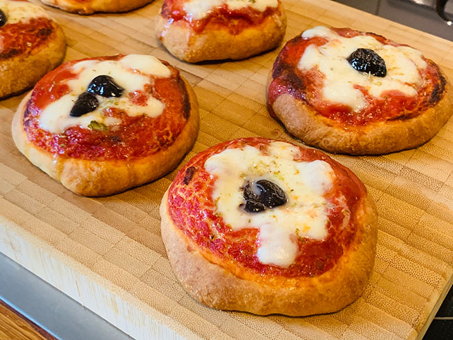 Pizzette Catanesi • Teiggerichte Pizzette Catanesi • Teiggerichte